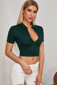 Kadın Yeşil Yarım Fermuarlı ve Kısa Kollu Crop Top Bluz