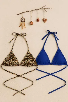 Kadın Leopar Desenli ve Mavi Minimal Kesim Üçgen Bikini Üstü