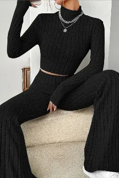 Kadın Siyah Boğazlı Crop Top ve Yüksek Bel Eşofman Takımı Spor Şık Kombin