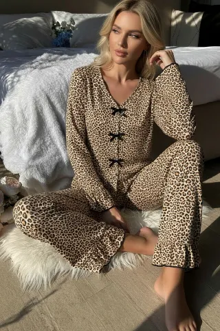 Kadın Uzun Kollu Leopar Desenli Fiyonklu Ev Giyim Pijama Takımı