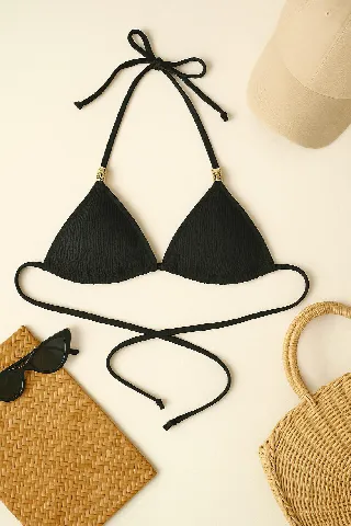Kadın Siyah Pedli Üçgen Bikini Üstü Halter Bağlamalı Aksesuarlı