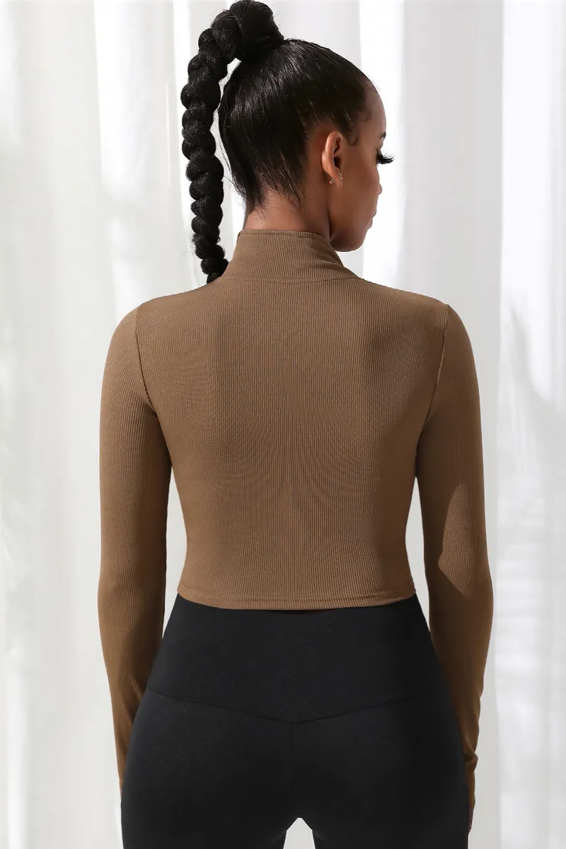 Kadın Kahverengi Uzun Kol Fermuarlı Parmak Geçme Detaylı Dik Yaka Crop Top Bluz