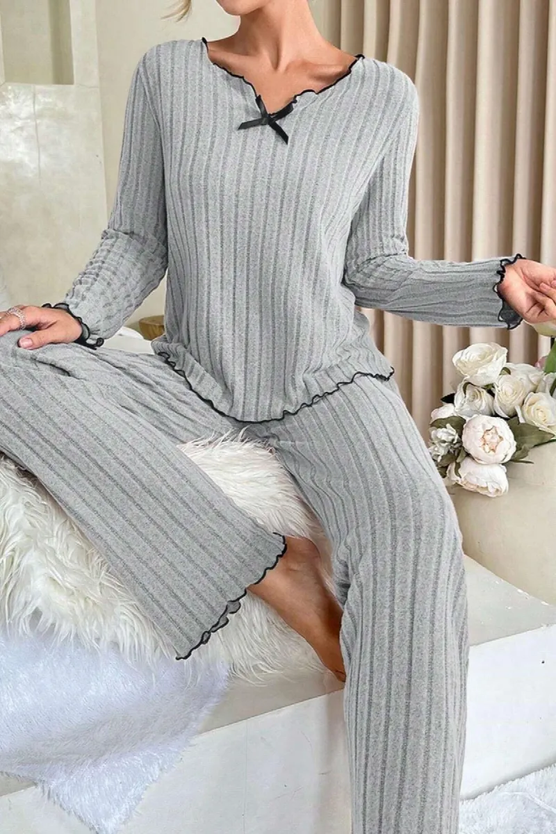 Kadın Gri Çizgili Uzun Kollu Fiyonk Detaylı Pijama Takımı Rahat Mevsimlik