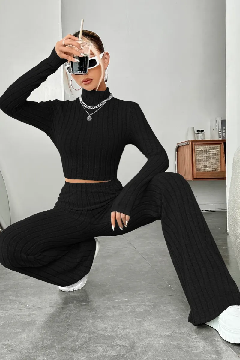 Kadın Siyah Boğazlı Crop Top ve Yüksek Bel Eşofman Takımı Spor Şık Kombin