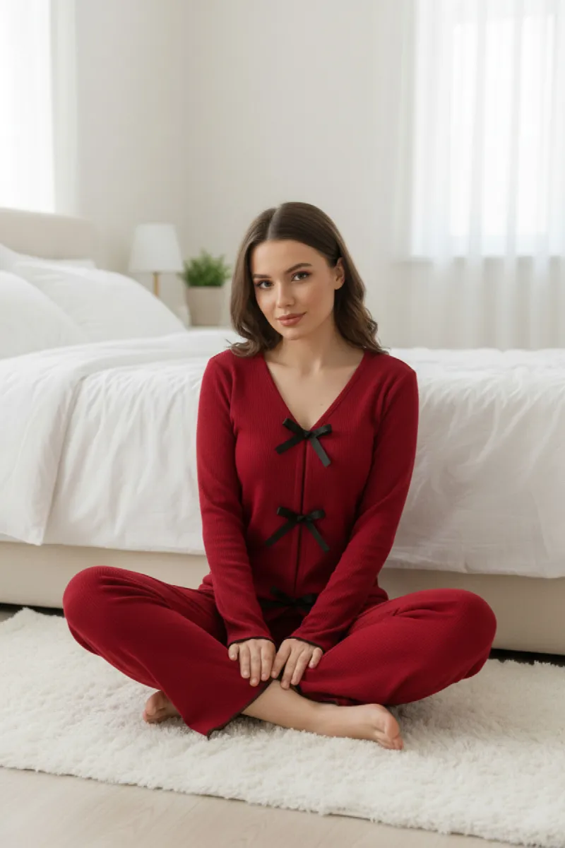 Kadın Bordo Fiyonklu İç Çamaşırı ve Uzun Kollu V Yaka Pijama Takımı 4'lü Set
