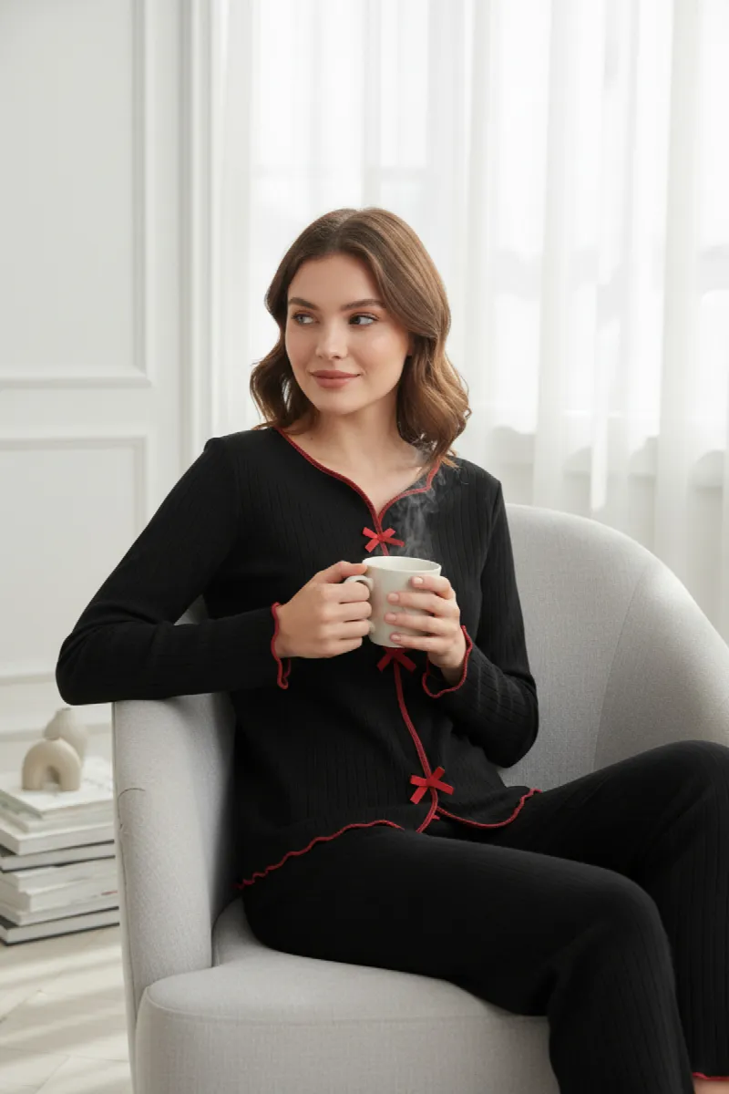 Premium Kadın 4’lü Fitilli Set – Siyah Kırmızı Biyeli (Pijama Üst, Pantolon, Bikini Takımı)